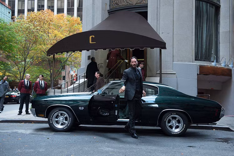 Một số chuyên gia truyền thông nói rằng Chevrolet Chevelle SS 454 LS6 1970 là “Vua của đường phố”, nó đã từng xuất hiện đầu tiên trong phần 2 John Wick. Chevrolet Chevelle SS thường xuất hiện và giành vị trí cao trong những cuộc đua drag chuyên nghiệp khá phổ biến trong giới underground của dân chơi Mỹ.