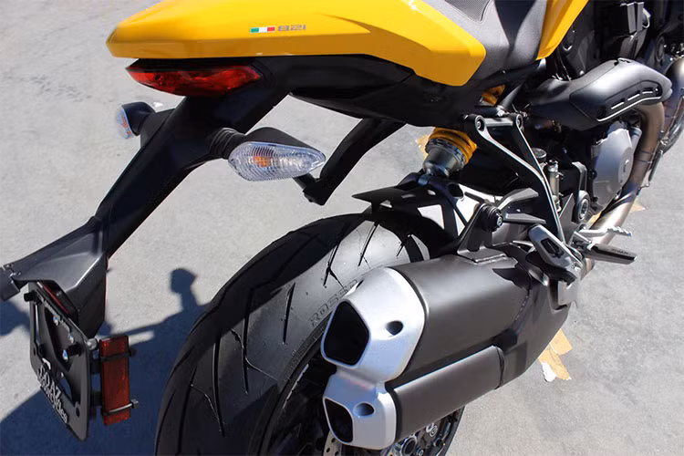 Theo đại diện của hãng xe máy Ducati cho hay, cả 2 tính năng này đều có thể tùy chỉnh theo các mức khác nhau. Các chế độ vận hành đảm bảo dễ dàng điều chỉnh ABS, DTC và chế độ công suất, cho phép chiếc môtô dung tích 821cc có thể tùy biến theo 3 kiểu vận hành khác nhau.