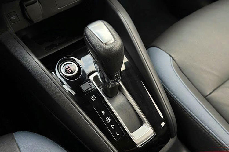 Nhiều khả năng, Nissan Almera 2024 về Việt Nam vẫn sử dụng động cơ xăng tăng áp 3 xi-lanh, dung tích 1.0L, tạo ra công suất tối đa 100 mã lực và mô-men xoắn cực đại 152 Nm. Động cơ này kết hợp với hộp số CVT.