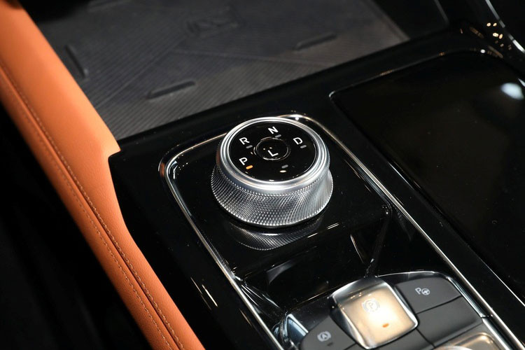 Theo thông tin từ các đại lý, Ford Territory 2025 dự kiến sẽ chính thức ra mắt tại thị trường Việt Nam trong năm nay, tuy nhiên thời điểm cụ thể vẫn chưa được công bố.