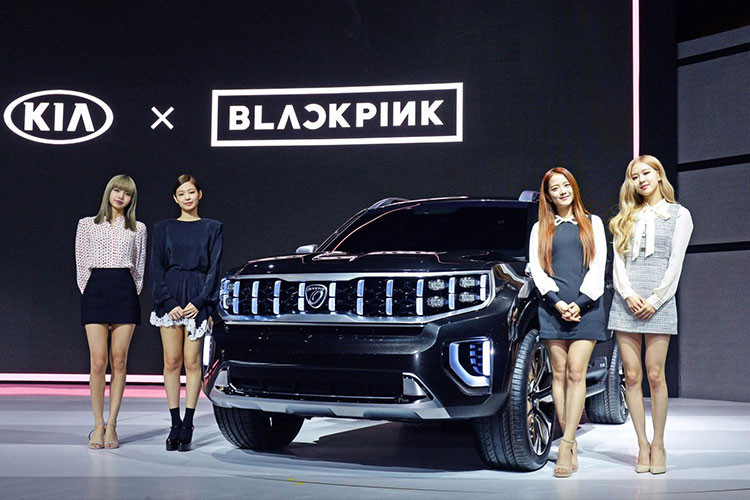 Theo đánh giá của báo giới, mẫu xe concept này sẽ là hình ảnh xem trước cho phiên bản nâng cấp giữa vòng đời của mẫu xe off-road đầu bảng Kia Mohave. Hiện mẫu xe này chỉ dành cho hai thị trường nội địa Hàn Quốc và Trung Quốc.