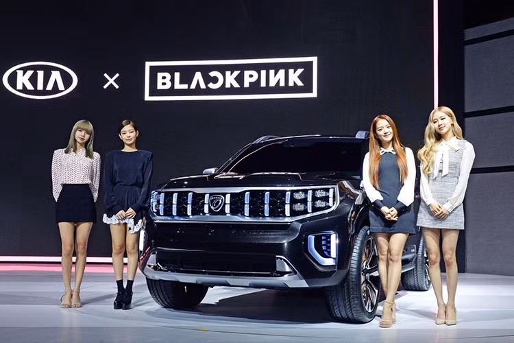 Theo đánh giá của báo giới, mẫu xe concept này sẽ là hình ảnh xem trước cho phiên bản nâng cấp giữa vòng đời của mẫu xe off-road đầu bảng Kia Mohave. Hiện mẫu xe này chỉ dành cho hai thị trường nội địa Hàn Quốc và Trung Quốc.