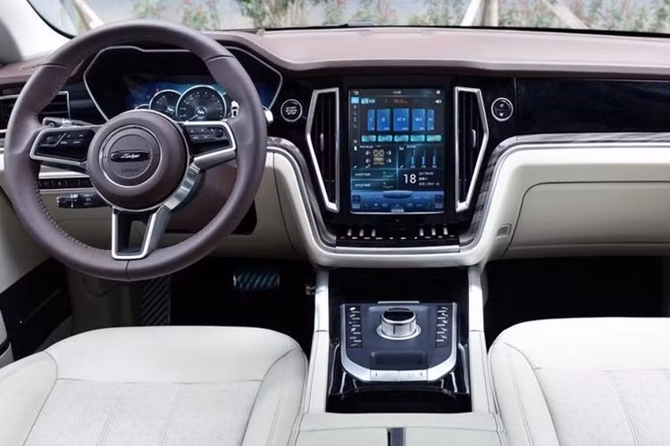 Zotye T600 cũng không khác Volkswagen Tiguan thế hệ đầu tiên là bao, và Traum Meet3 thì lại tương đồng Mercedes GLC đến khó tin. Xe được chia thành 2 phiên bản là 2 phiên bản là 1.5T 6AT và 1.8T 7DCT.