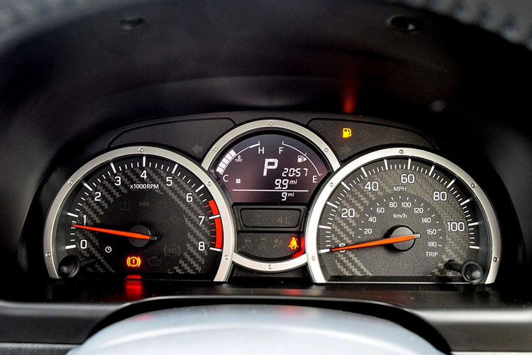 Cung cấp sức mạnh cho Suzuki Jimny 2018 có thể đến từ khối động cơ xăng 1.0 l Boosterjet, dung tích 1.2 lít với các tùy chọn hộp số bằng tay và tự động, cùng với đó là hệ thống All-wheel-drive AllGrip.