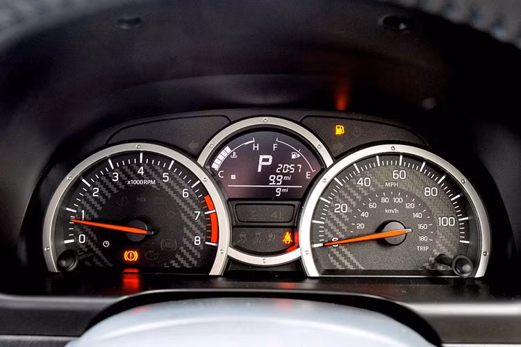 Cung cấp sức mạnh cho Suzuki Jimny 2018 có thể đến từ khối động cơ xăng 1.0 l Boosterjet, dung tích 1.2 lít với các tùy chọn hộp số bằng tay và tự động, cùng với đó là hệ thống All-wheel-drive AllGrip.