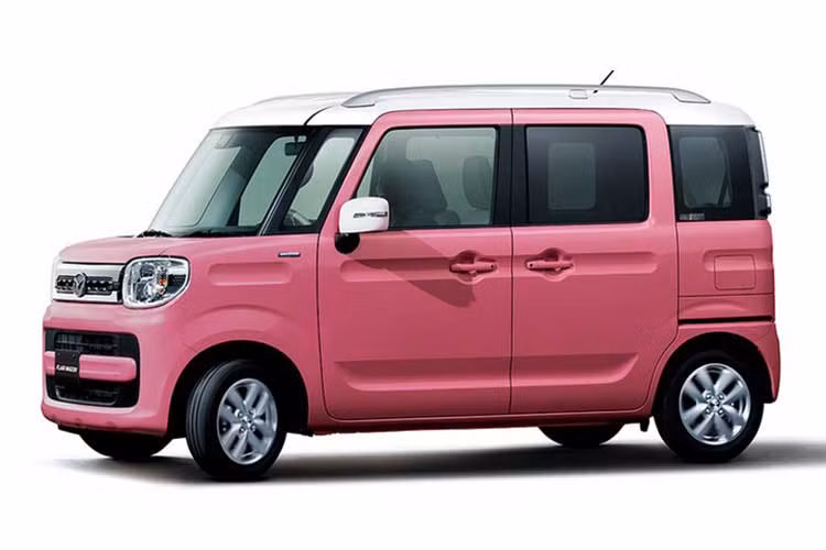 Mazda Flair Wagon sử dụng động cơ 660cc, turbo tăng áp cho công suất 51 mã lực, kết hợp với động cơ hybrid, hộp số tự động vô cấp CVT, trang bị hệ dẫn động cầu trước tiêu chuẩn. Bên cạnh đó, khách hàng có thể lựa chọn hệ dẫn động 4 bánh toàn thời gian.