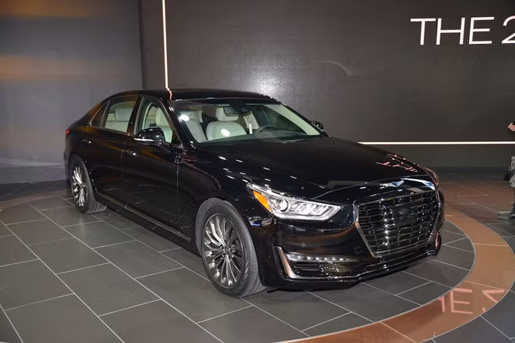 Nếu Toyota có Lexus và Honda có Acura hay Infiniti thuộc về Nissan thì giờ đây thương hiệu xe Hyundai sở hữu Genesis để "chen chân" vào câu lạc bộ xe sang thế giới với hàng loạt thương hiệu sản phẩm, trong đó nổi trội nhất chính là loạt sản phẩm G, mới nhất là Genesis G80 2017.