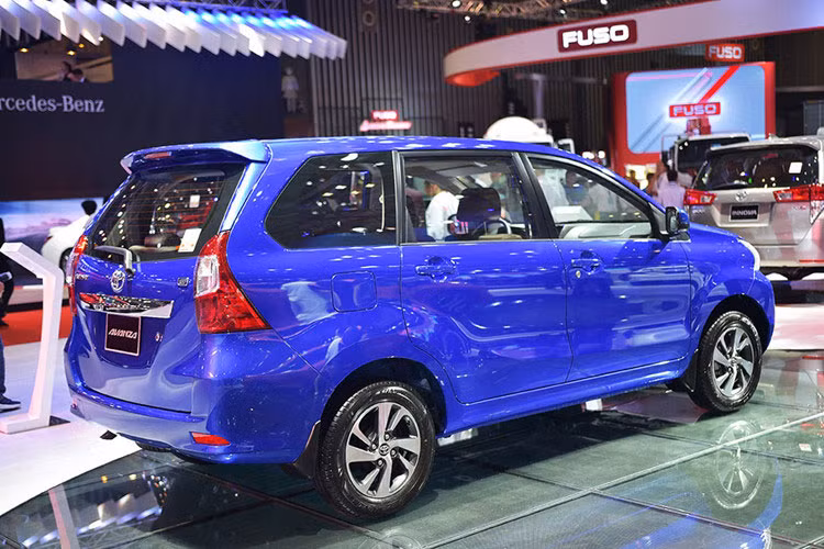 Cả hai động cơ kết hợp với hộp số sàn 5 cấp tiêu chuẩn và tự động 4 cấp tùy chọn. Cùng với Wigo và Alphard, Avanza cũng được Toyota Việt Nam ra mắt tại triển VMS 2017 và kỳ vọng sẽ tạo cơn sốt trong thời gian tới.