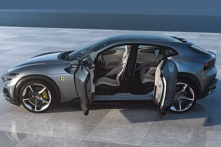 Con số 715 mã lực và mô-men xoắn cực đại 716 Nm của Ferrari Purosangue 2023 cũng đủ khiến DBX707 của Aston Martin có công suất 697 mã lực, Lamborghini Urus Performante 2023 có 657 mã lực hay Bentley Bentagya Speed có sẵn động cơ W12 nhưng chỉ có thể đạt công suất 626 mã lực phải khiếp sợ.