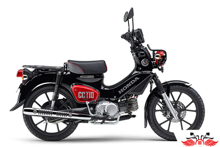 Xe sử dụng vành nan hoa với lốp đa dụng hoặc vành đúc, giảm xóc trước ống lồng và phía sau là giảm xóc lò xo đôi tạo ổn định khi vận hành.