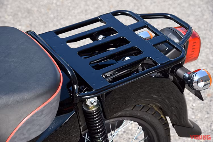 Về sức mạnh, Cross Cub CC 110 2024 được trang bị khối động cơ xylanh đơn dung tích 110cc, làm mát bằng không khí. Khối động cơ này sản sinh công suất tối đa là 5,9 kW tại 7500 vòng/phút và mômen xoắn cực đại là 8,8 Nm tại 5500 vòng/phút.