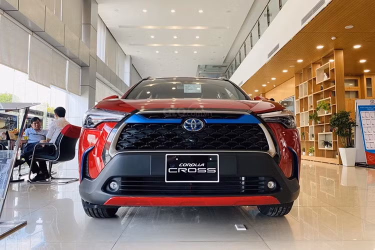 Toyota Corolla Cross va Veloz Cross giam gia soc, het thoi 