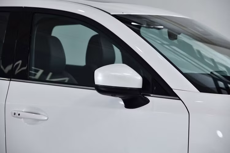 Mẫu xe SUV Mazda CX-5 2025 tại thị trường Thái Lan sẽ được phân phối với hai loại động cơ cơ khí gồm động cơ xăng 2.0L và động cơ diesel 2.2L. Vì vậy, so với các phiên bản trước. Cụ thể, Mazda đã thực hiện một số thay đổi đáng chú ý cho xe.