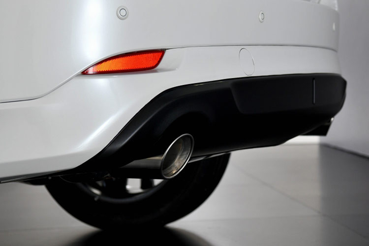 Trong khi đó, động cơ diesel 2.2 Skyactiv-D cung cấp công suất cực đại 190 mã lực tại 4.500 vòng/phút, mô-men xoắn tối đa 450 Nm tại 2.000 vòng/phút, cũng kết hợp với hộp số tự động 6 cấp .