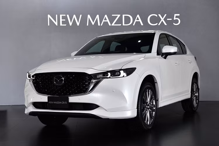 Với cải tiến về thiết kế, tính năng và hiệu suất, Mazda CX-5 phiên bản nâng cấp 2025 hứa hẹn sẽ tiếp tục là một sự lựa chọn hấp dẫn cho những ai yêu thích dòng xe SUV sang trọng, mạnh mẽ và tiện lợi nghi.