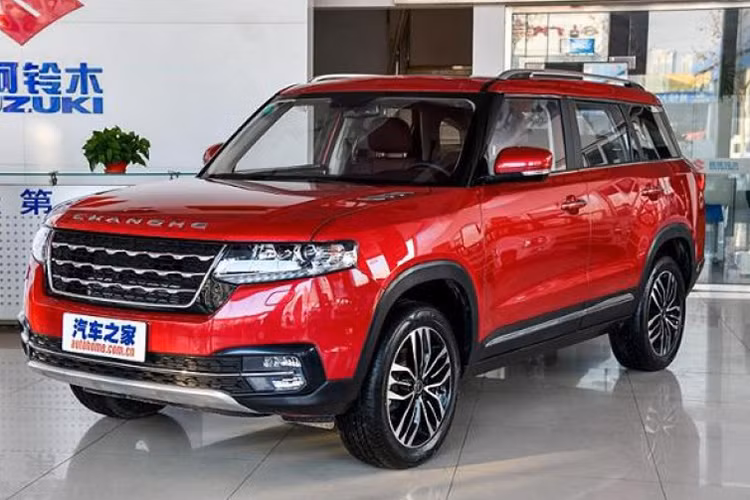 Khi được hỏi rằng Jaguar Land Rover đã đạt được bước tiến nào trong việc thuyết phục các cơ quan chức năng Trung Quốc ngăn chặn việc các mẫu xe hơi tại đây liên tục "nhái" thương hiệu của mình không, ông Speth nói: "Không hề." Ông cũng cho biết sẽ tiếp tục theo kiện.