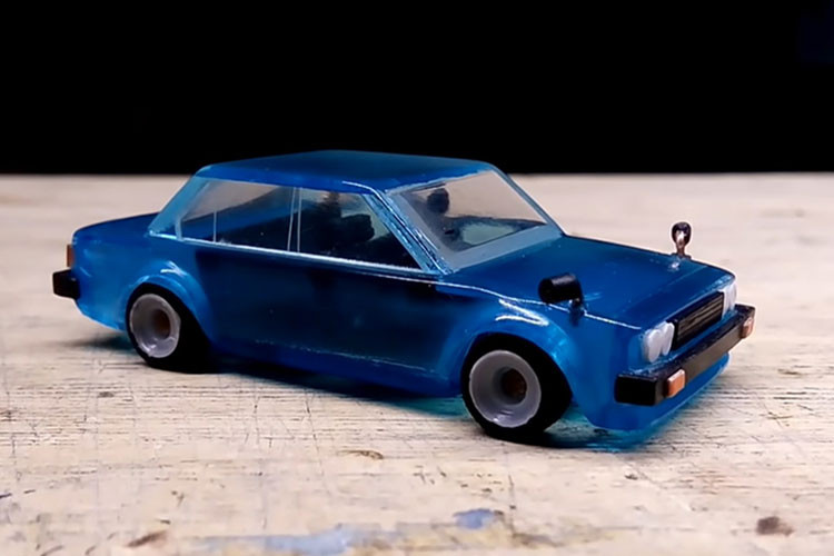 Dan choi Indonesia do xe Toyota Corolla tu bat lua cu