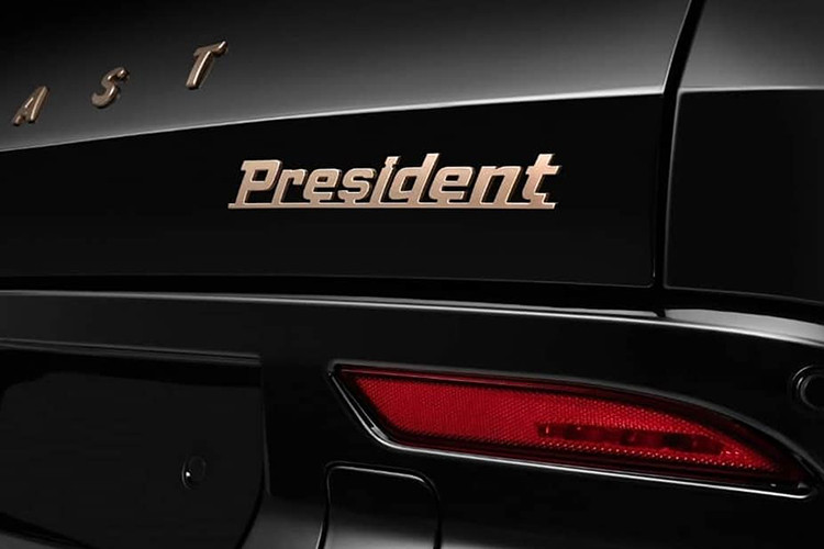 Dự đoán, khoang nội thất chiếc VinFast President mới sẽ có cấu hình 4 chỗ ngồi sang trọng và rộng rãi hơn, thay vì 7 chỗ như thường lệ. Khi đó hàng ghế thứ 2 bố trí 2 chỗ ngồi tách biệt với bệ trung tâm ở giữa.