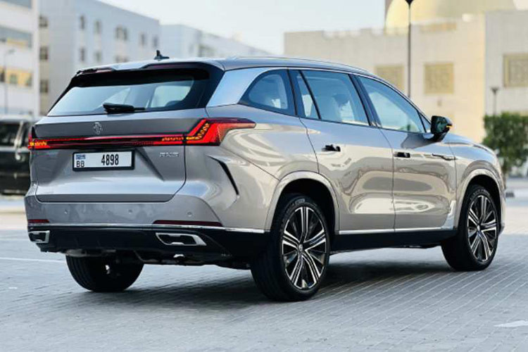 Cung cấp sức mạnh cho MG QS khả năng là động cơ 2.0L xăng tăng áp 4 xy-lanh cho công suất 239 mã lực và mô men xoắn 392 Nm. Động cơ đi cùng hộp số tự động 9 cấp và hệ dẫn động cầu trước mặc định hoặc 2 cầu cao cấp.