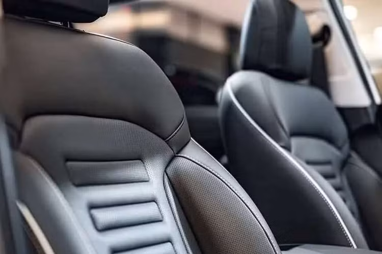 Động cơ xăng tăng áp 1.5L (trên bản SX(O)): Công suất 160 mã lực, mô-men xoắn 253Nm, thay thế động cơ tăng áp 1.4L trước đây. Động cơ này kết hợp với hộp số tự động 7 cấp ly hợp kép DCT, mang lại hiệu suất vận hành mạnh mẽ hơn.