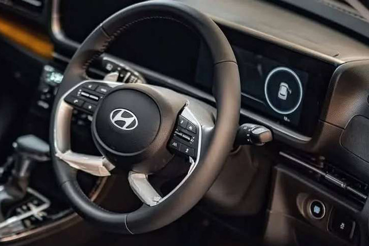 Hyundai Creta 2025 cung cấp nhiều lựa chọn động cơ nhằm đáp ứng nhu cầu của từng khách hàng bao gồm: Động cơ xăng hút khí tự nhiên 1.5L: Công suất 115 mã lực, mô-men xoắn 143Nm, kết hợp với hộp số sàn hoặc hộp số vô cấp thông minh iVT.