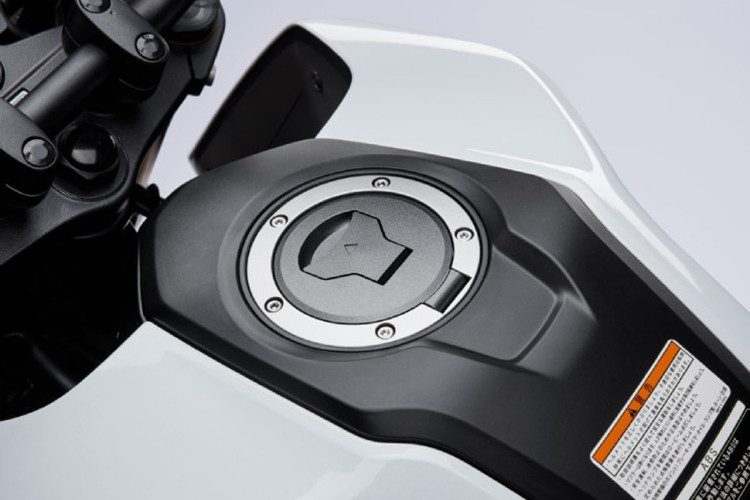 Grom 2025 vẫn sử dụng hệ thống giảm xóc trước hành trình ngược đường kính 31mm kèm theo lò xo trụ điều chỉnh đa cấp cho phía sau. Hệ thống phanh đĩa trước sau kèm chống bó cứng phanh ABS đảm bảo an toàn cho vận hành.