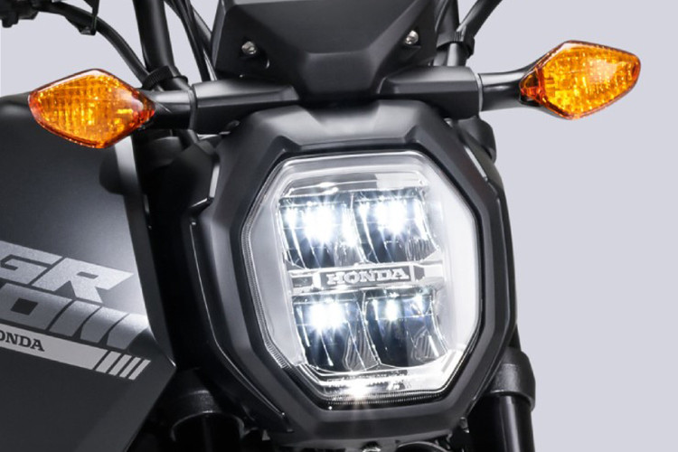Honda Grom là một chiếc xe lý tưởng để biểu diễn, đồng thời vẫn phù hợp cho việc sử dụng hàng ngày. Các trang bị khác trên mẫu xe côn tay Honda Grom 2025 vẫn giữ nguyên so với phiên bản 2024.