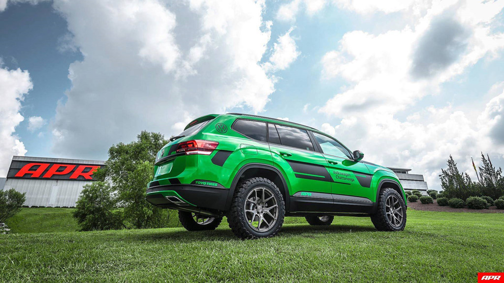 Để hoàn thành gói nâng cấp này, hãng độ xe APR cũng điều chỉnh hệ thống treo và phanh. Công ty chế tạo một loạt các phôi của hệ thống treo, gồm cả cánh tay đòn phía sau, nâng chiều cao đi xe lên 38,1 mm.