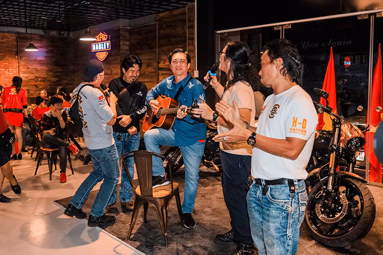 Đây cũng được xem là điểm dừng chân lý tưởng cho các vị khách trong nước, quốc tế và đặc biệt là các Clb, hội, nhóm chơi xe... trên cả nước dừng chân mỗi khi ghé thăm thành phố mệnh danh ngàn hoa xinh đẹp này.