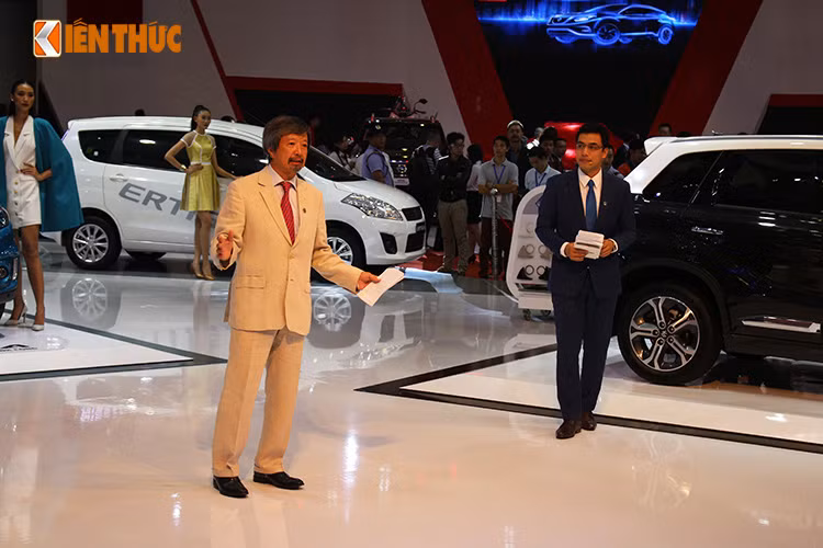 Mẫu xe thế hệ thứ 4 này theo Suzuki cho biết, nó được thiết kế thể thao thông minh, không gian rộng rãi, tiết kiệm nhiên liệu.