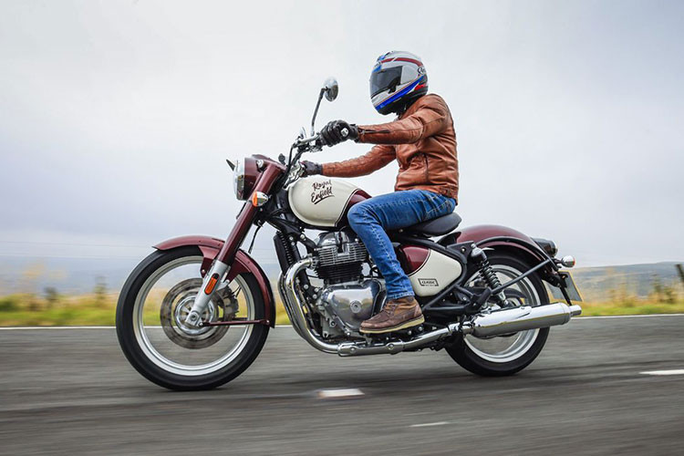 Đương nhiên, đây chỉ là mức giá bán tại thị trường Ấn Độ - nơi nổi tiếng luôn có mức giá bán rẻ nhất thế giới hiện nay. Hiện tại chưa có thông liệu rằng Royal Enfield Classic 650 có được phân phối tại thị trường Việt Nam hay không.