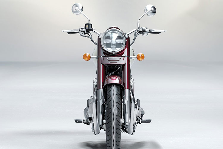 Tất cả các chi tiết này làm cho trọng lượng ướt của xe lên tới 243 kg, khiến Classic 650 trở thành chiếc Royal Enfield nặng nhất từ trước tới nay.