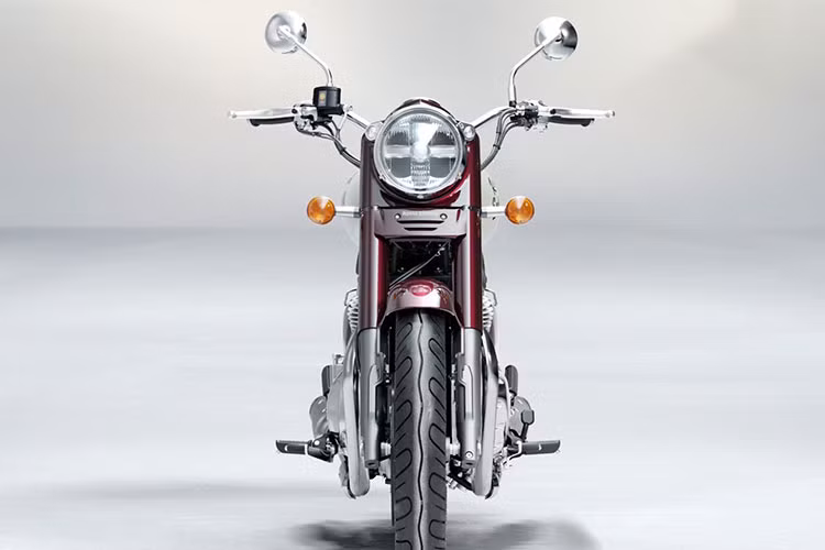 Tất cả các chi tiết này làm cho trọng lượng ướt của xe lên tới 243 kg, khiến Classic 650 trở thành chiếc Royal Enfield nặng nhất từ trước tới nay.