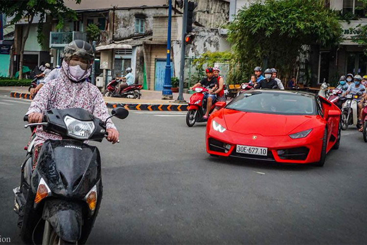 Lamborghini Huracan LP580-2 có giá bán khởi điểm tại thị trường Mỹ vào khoảng 201 nghìn USD. Tại châu Âu, xe có giá từ 150 nghìn USD.