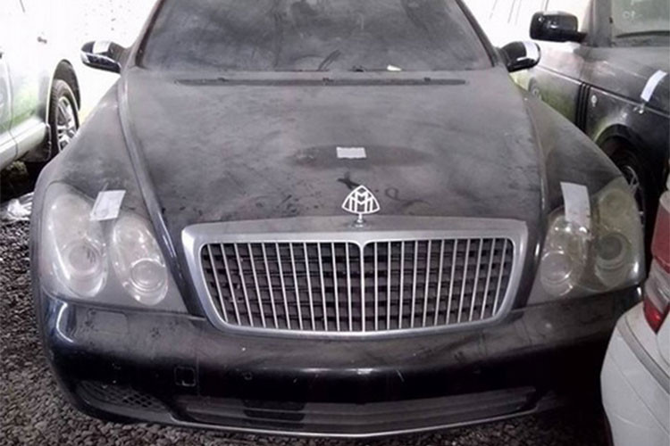 Những chiếc xe sang Maybach 62 đã lần đầu tiên xuất hiện tại Việt Nam vào năm 2006. Tính đến nay, các phiên bản của dòng xe siêu sang Maybach như 57, 57S, 62, 62S và bản Zeppelin gần như đều đã có mặt tại Việt Nam, ngoại trừ duy nhất bản 62 Landaulet có giá siêu đắt.