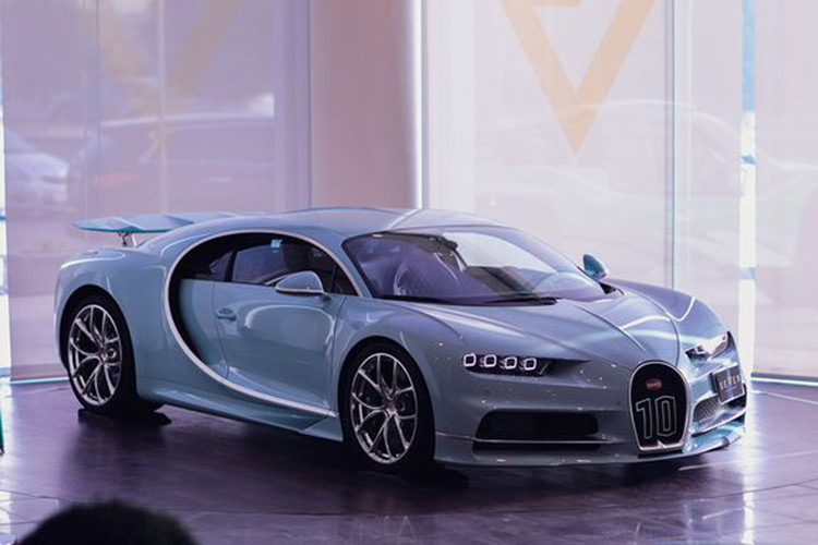Đánh giá về ngoại hình, nhiều ý kiến cho rằng Bugatti Chiron Vainqueur de Coeur sẽ ấn tượng hơn nếu bộ lazang nguyên bản của xe được thay thế. Tuy nhiên với dáng vẻ hiện tại, Bugatti Chiron Vainqueur de Coeur cũng đã đủ sức đốn gục bất cứ người đam mê xe hơi nào.