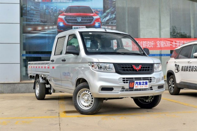 Tại thị trường Trung Quốc, mẫu xe bán tải này có giá khởi điểm chỉ 45.800 Nhân dân tệ (tương đương 159 triệu đồng). Một mức giá khá rẻ cho những ai cần sở hữu một chiếc xe bán tải đa dụng cho mọi công việc của mình.