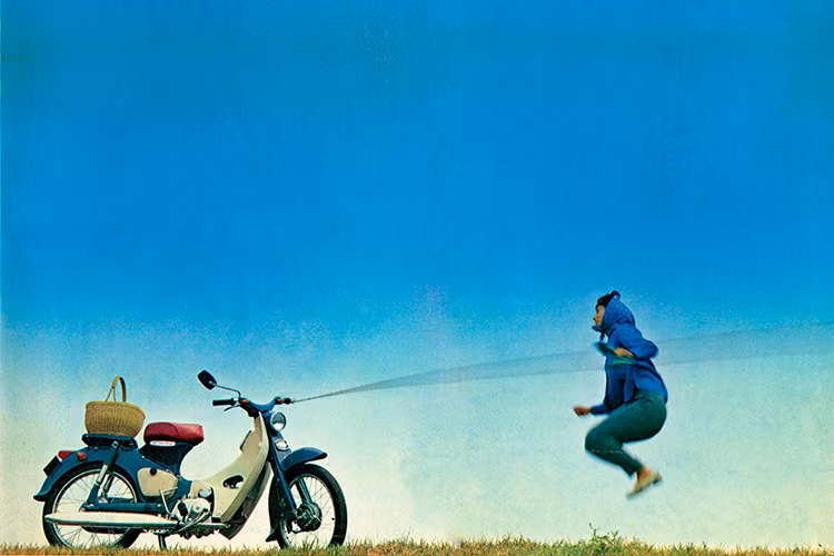 Không chỉ tại Việt Nam, Mẫu xe máy phổ thông Honda Super Cub đã trở thành một "huyền thoại" trên toàn Thế giới. Kể từ khi ra mắt lần đầu vào năm 1958, doanh số của tổng cộng các phiên bản Super Cub cộng gộp lại đã lên tới hơn 100 triệu chiếc tính tới nay.