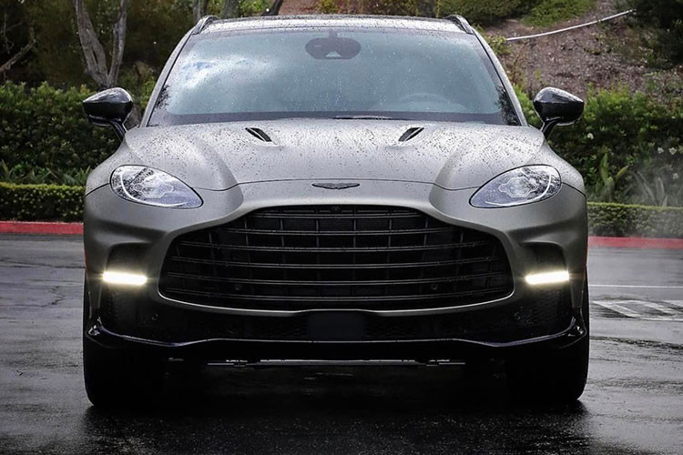 Trước đó, ông Đặng Lê Nguyên Vũ cũng đã sở hữu 2 chiếc xe Aston Martin DB9 với bản Coupe và Volante, 3 chiếc Aston Martin Vanquish, 2 xe Aston Martin Vantage bản đặc biệt là 007 Edition chỉ sản xuất giới hạn 100 xe. Ngoài ra, còn có Aston Martin Vantage F1 Edition, Aston Martin DB11 V8 và mới nhất là chiếc SUV Aston Martin DBX707 2022 này.