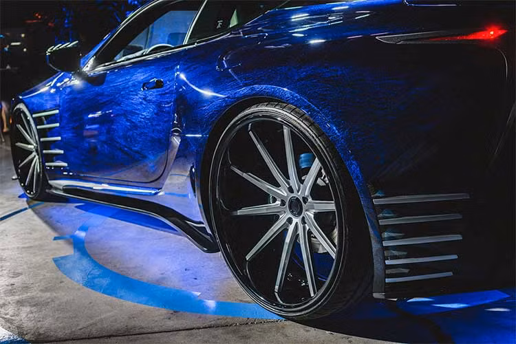 Trong bộ phim bom tấn sắp ra mắt, Lexus LC500 đã trở thành người bạn đồng hành hoàn hảo cùng siêu anh hùng Black Panther với sức mạnh vô biên và khả năng chiến đấu nhanh nhạy phi thường. Cũng như Black Panther, không ai có thể hoài nghi vị thế riêng biệt của LC 500.