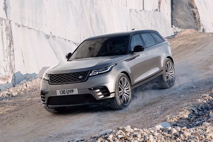 Được biết, JLR chính thức “tham chiến” tại thị trường Trung Quốc từ năm 2011 và nhanh chóng khẳng định vị thế với tên tuổi của mình. Tăng trưởng kinh doanh đều đặn đã phản ánh trực tiếp sự đón nhận của thị trường khổng lồ với 1,4 tỷ dân dành cho thương hiệu xe hơi Anh quốc.