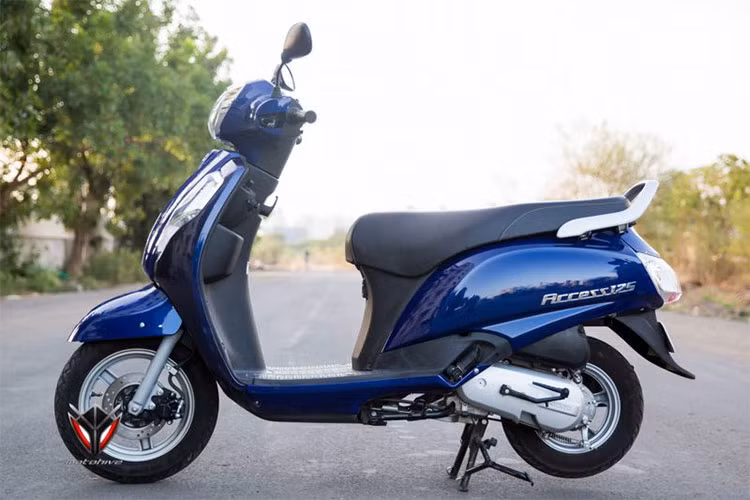 Trên phiên bản mới này, trọng lượng Suzuki Access 125 đáp ứng BSIV vẫn giữ nguyên 102 kg so với mẫu xe đời cũ (trọng lượng ướt). Xe có tổng chiều dài 1.870 mm, rộng 655 mm và chiều dài cơ sở 1.160 mm. Độ thoáng gầm của xe là 160 mm và chiều cao yên 780 mm.