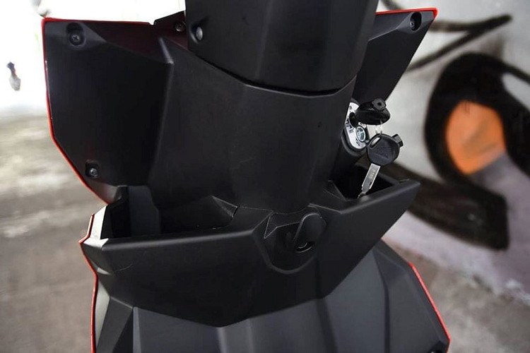 Xe sở hữu kích thước tổng thể (Dài x Rộng x Cao) lần lượt là (1.856 x 666 x 1.068)mm. Chiều dài cơ sở 1.256mm, khoảng sáng gầm 146mm và nặng 93kg. So với Honda Vision, BeAT ngắn hơn 7mm, hẹp hơn 20mm và thấp hơn 20mm, nhưng lại nhỉnh hơn 29mm ở chiều cao gầm và nhẹ hơn 3kg. 