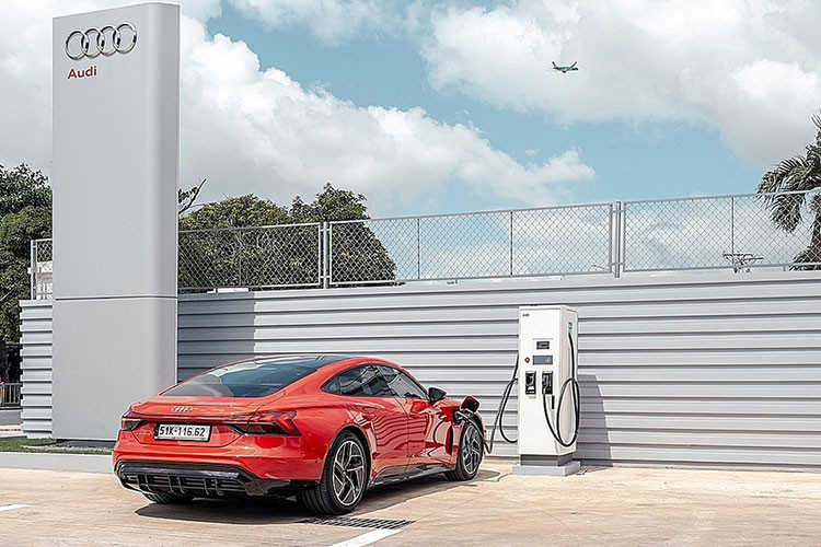 Uu dai thue, phi de phat trien xe oto dien: Ai duoc loi nhat?-Hinh-2