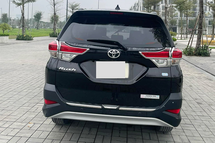 Khối động cơ 1.5 lít của Toyota Rush tại Việt Nam không quá mạnh mẽ nhưng đủ dùng trong các pha vượt xe, đây cũng là cấu hình động cơ được nhiều mẫu xe sử dụng trong phân khúc SUV hạng B hiện nay.