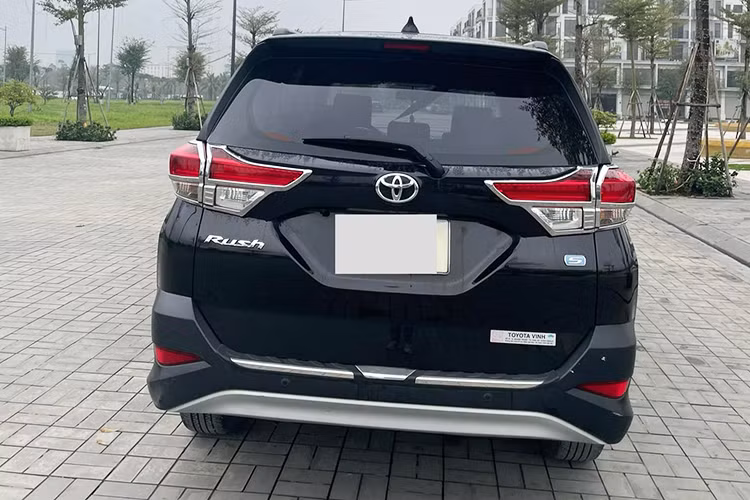 Khối động cơ 1.5 lít của Toyota Rush tại Việt Nam không quá mạnh mẽ nhưng đủ dùng trong các pha vượt xe, đây cũng là cấu hình động cơ được nhiều mẫu xe sử dụng trong phân khúc SUV hạng B hiện nay.