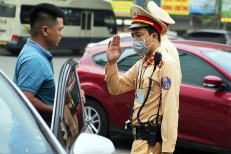 Mức phạt ôtô, xe máy từ 1/1/2025, cao nhất 50 triệu đồng Muc phat oto, xe may tu 1/1/2025, cao nhat 50 trieu dong