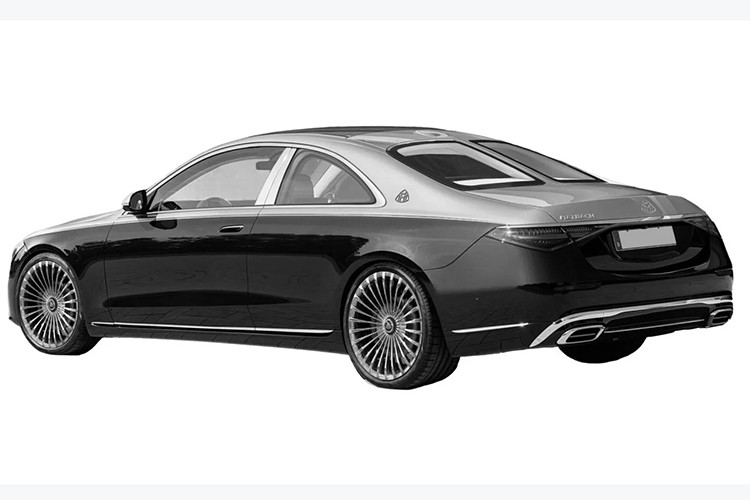 Dòng chữ "V8 Biturbo E Performance" trên thân xe hé lộ rằng chiếc coupe này có thể được trang bị hệ truyền động plug-in hybrid mạnh 791 mã lực, thừa hưởng từ mẫu sedan AMG S63.