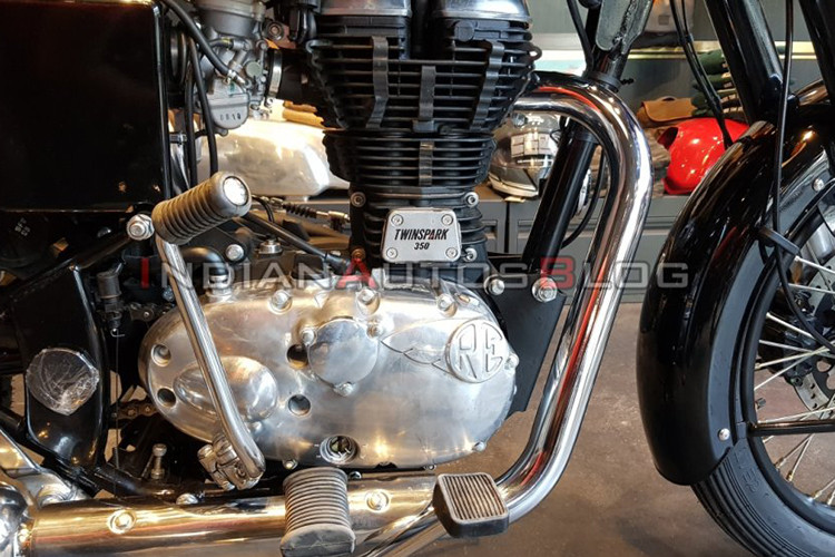 Sức mạnh của xe đến từ khối động cơ xylanh đơn, dung tích 346 cc, làm mát bằng dung dịch, sản sinh công suất 20 mã lực tại tua máy 5.250 vòng/phút và mômen xoắn cực đại 28 Nm tại tua máy 4.000 vòng/phút.