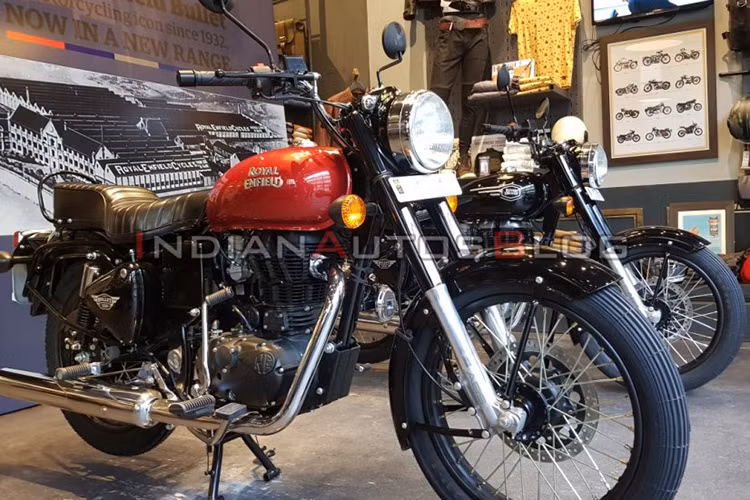 Giá xe Royal Enfield Bullet 350 tại Ấn Độ bán ra thị trường từ 112.000 Rupee (tương đương 36,5 triệu đồng), phiên bản trang bị hệ thống khởi động điện Bullet 350 ES có giá bán 121.000 Rupee (tương đương 39,5 triệu đồng).